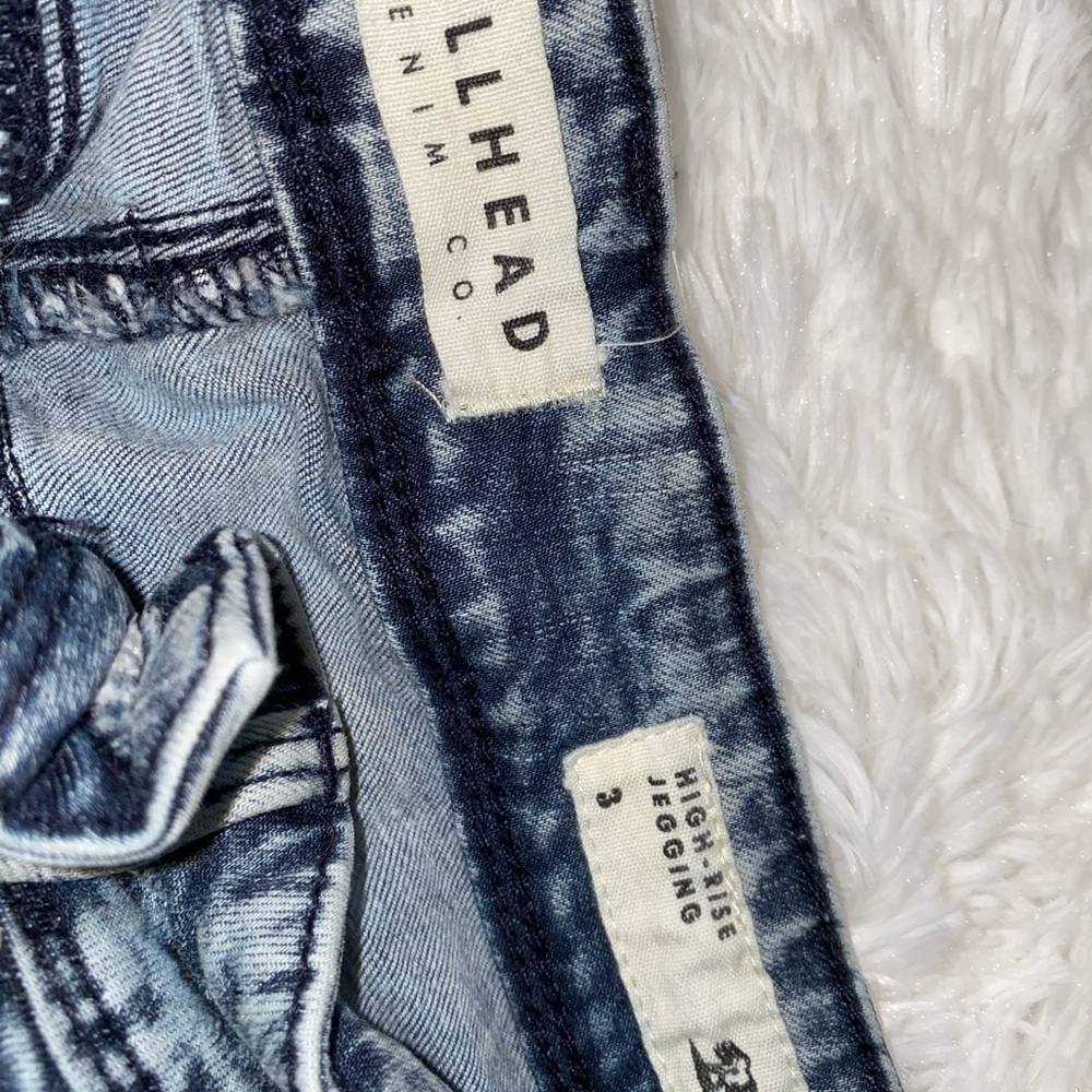 Jeans - Picture 2 of 2